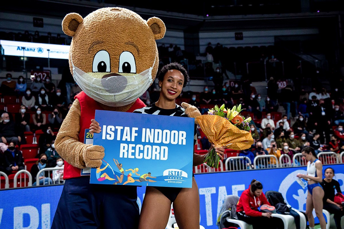 Malaika Mihambo lights up Düsseldorf with world lead